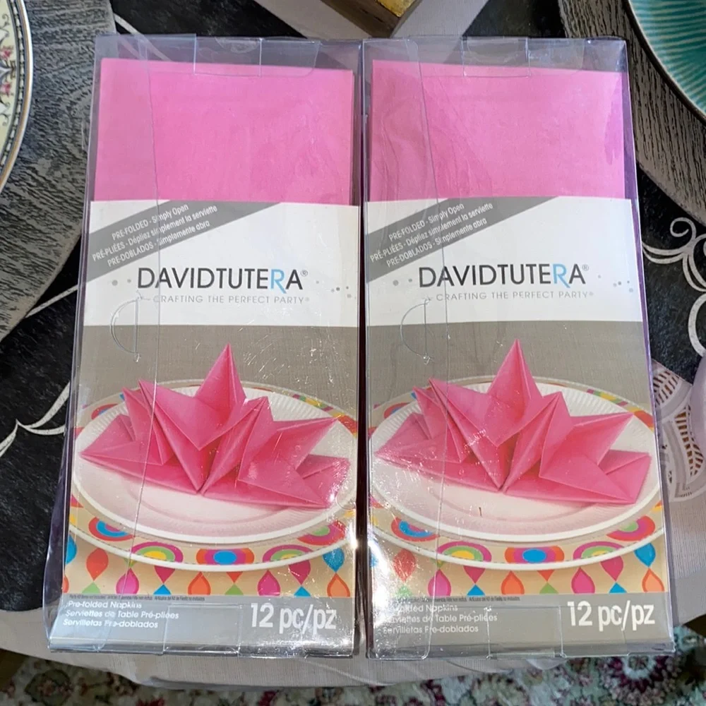 NEW WITH TAGS David Tutera Pre-Folded Pink Napkins—2 Pkg